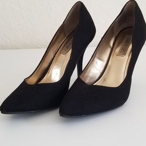 Jennifer Lopez black heels